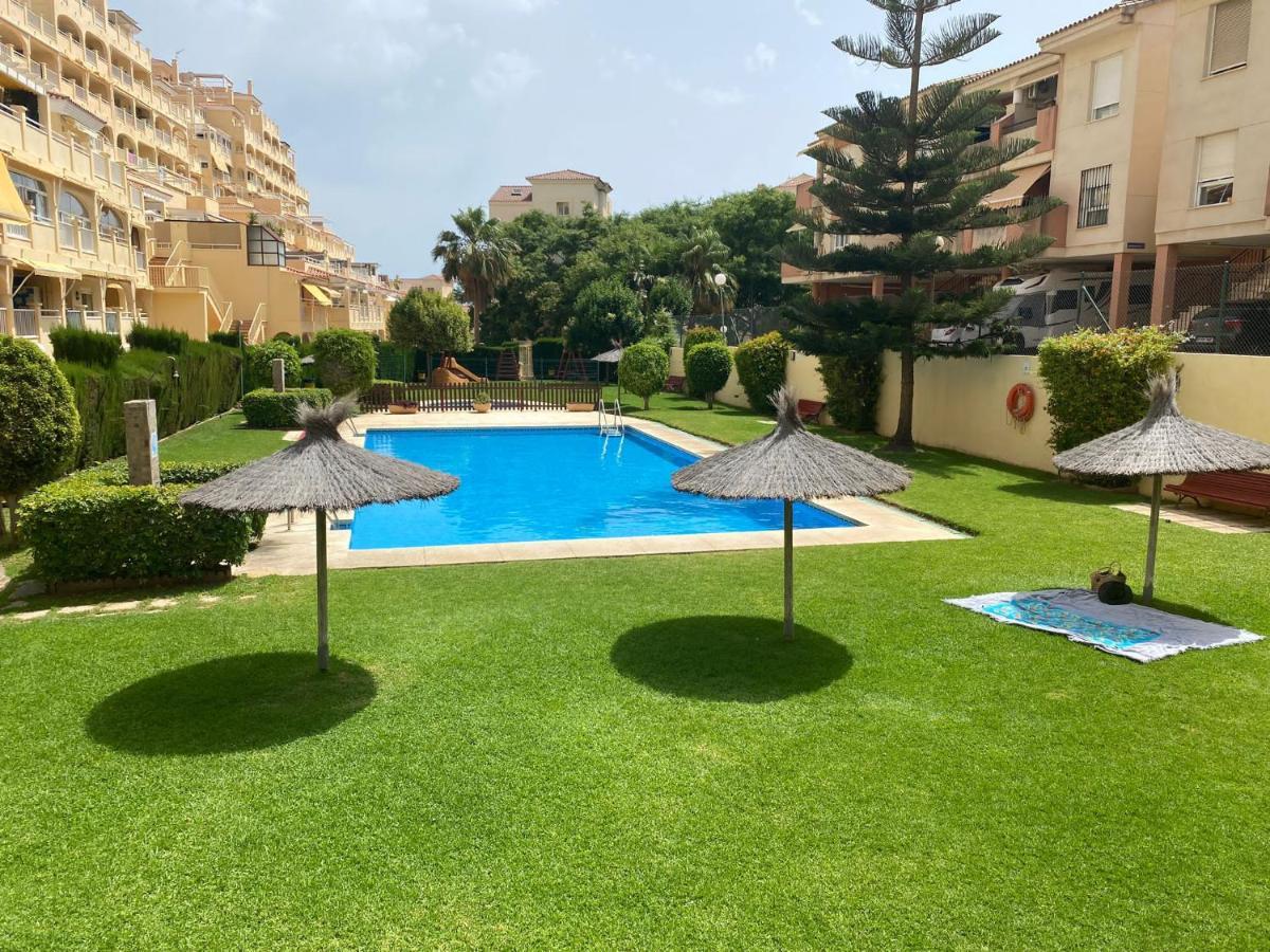 Room With Sea And Mountain Views Habitacion En Piso Compartido Para 1 O 2 Personas Benalmadena Luaran gambar